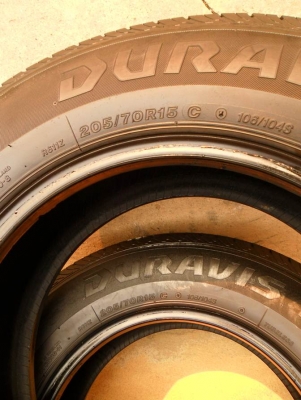 ยางกระบะขอบ15 บริดสโตน205-70-R15ลงพื้นปี13(4เส้น2,700บ)