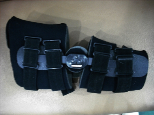 อุปกรณ์เครื่องช่วยพยุงข้อเข่าหลังผ่าตัดแบบสั้น,จุดหมุนเดี่ยว