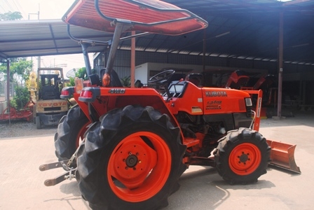 ขายรถไถ Kubota L 3408 (4WD) พร้อมมีดดันหน้า และผานพรวน รถพร้อมใช้งานครับ
