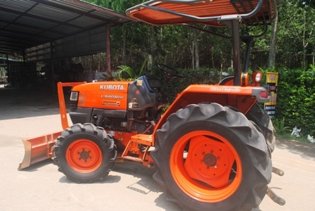 ขายรถไถ Kubota L 3408 DI (4WD) พร้อมมีดดันหน้า และผานพรวนช้าง รถพร้อมใช้งานครับ