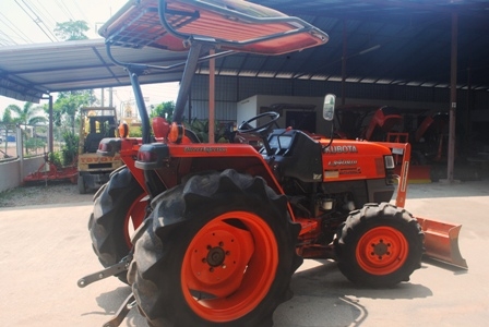 ขายรถไถ Kubota L 3408 DI (4WD) พร้อมมีดดันหน้า และผานพรวนช้าง รถพร้อมใช้งานครับ