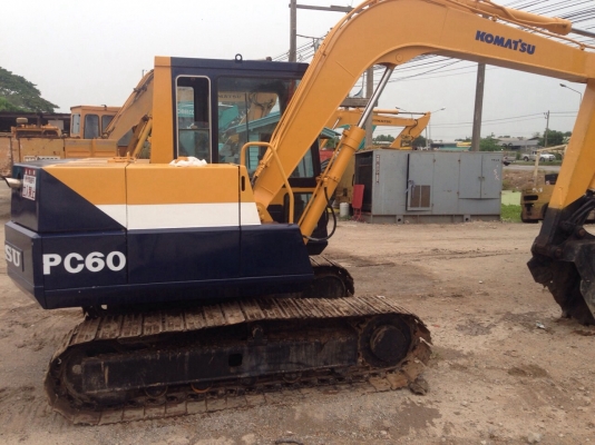 ขายรถแมคโครPC60-5สภาพพร้อมใช้ สนใจติดต่อ บอย085-156-2314