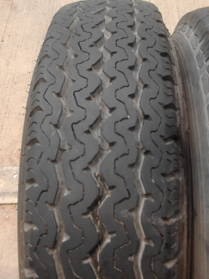 195R15C DUNLOP  SP LT37 มี 2 เส้น  TEL.081-427-3941