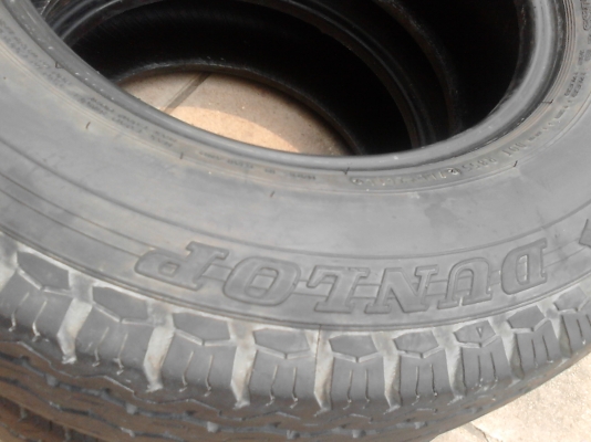 195R15C DUNLOP  SP LT37 มี 2 เส้น  TEL.081-427-3941