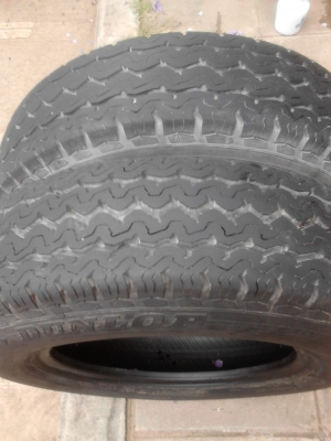 195R15C DUNLOP  SP LT37 มี 2 เส้น  TEL.081-427-3941
