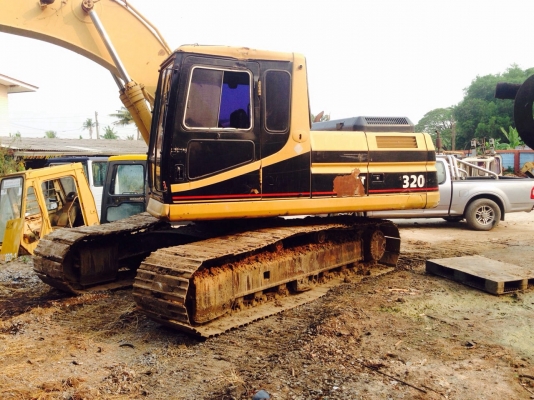 ขายCAT320V2สภาพพร้อมใช้ ไฟฟ้าครบ สนใจติดต่อ คุณเปิ้ล081-371-2233