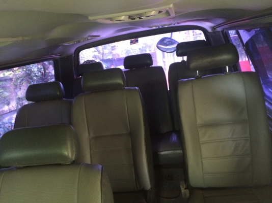 รถตู้โตโยต้า Hiace หัวจรวด