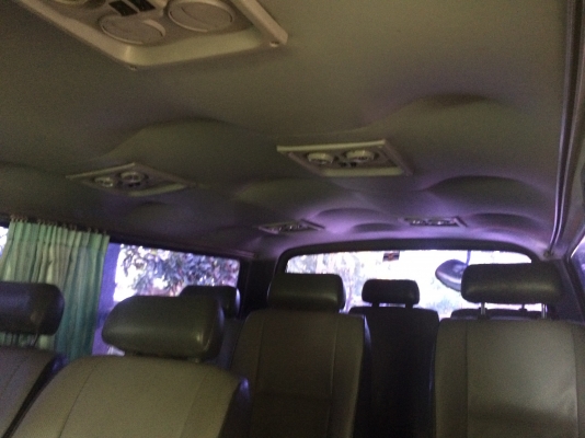 รถตู้โตโยต้า Hiace หัวจรวด