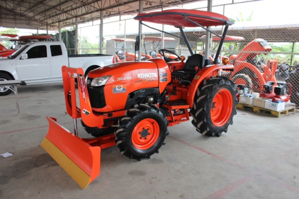 จัดมือหนึ่งไม่ผ่านก็มาลองจัดกับเราได้  KUBOTA MAX  รถสวย ดาวน์ถูกๆ มีประกัน ชั่วโมงน้อย