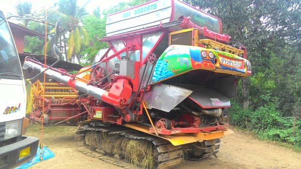 ขายรถเกี่ยวข้าวเกษตรพัฒนา เจ้าช้างไวไฟ ปลายปี 51 ราคา 1,000,000 บาท ขายรถเกี่ยวข้าวเกษตรพัฒนา เจ้าช้างไวไฟ ปลายปี 51 ราคา 1,000,000 บาท