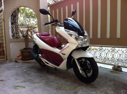 ขออนุญาติขาย HONDA PCX 150-i รุ่น IDLING STOP ปี 2012 ทะเบียนสวย โอนให้ฟรีครับ