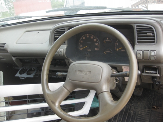 หัวรถบรรทุก อีซูซุ ELF 250 มือสองจากนอก หัวรถบรรทุก อีซูซุ ELF 250 มือสองจากนอก