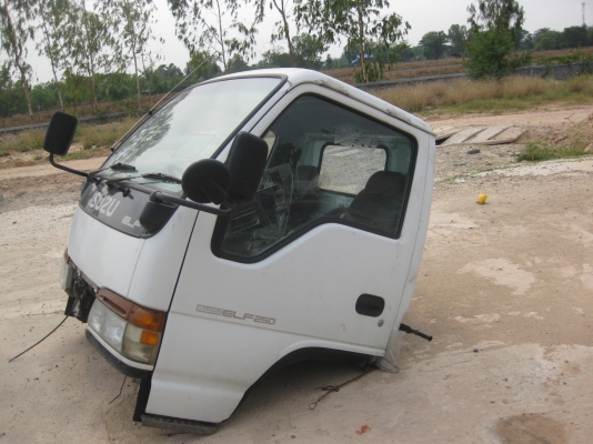 หัวรถบรรทุก อีซูซุ ELF 250 มือสองจากนอก หัวรถบรรทุก อีซูซุ ELF 250 มือสองจากนอก