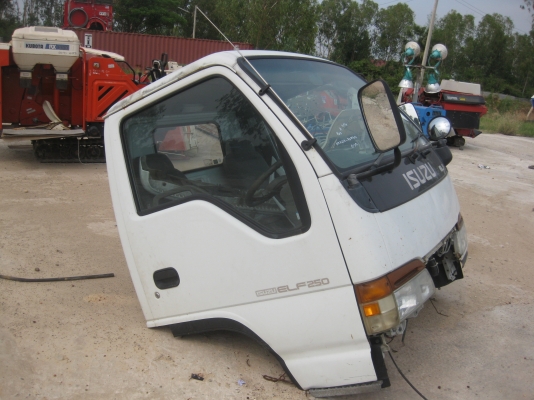 หัวรถบรรทุก อีซูซุ ELF 250 มือสองจากนอก หัวรถบรรทุก อีซูซุ ELF 250 มือสองจากนอก