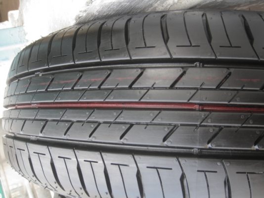 ขายยางป้ายแดง Bridgestone ecopia eep150 175/65r14 ยางผลิตสัปดาห์ที่ 38 ปี14  สนใจติดต่อเล็กคลองสามครับ 081-3747940