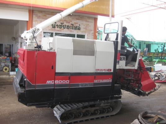 รถเกี่ยวข้าว Mitsu 60 แรงม้า มือสองจากนอก รถเกี่ยวข้าว Mitsu 60 แรงม้า มือสองจากนอก