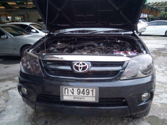 TOYOTA. FORTUNER V ออโต้โฟล์วิว  ปี2007 ราคา 599,000 บาท โทร 0922726669 ตันหยงค่ะ
