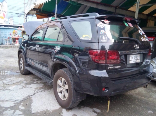TOYOTA. FORTUNER V ออโต้โฟล์วิว  ปี2007 ราคา 599,000 บาท โทร 0922726669 ตันหยงค่ะ