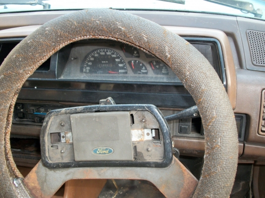 ขายถูกตามสภาพ รถจอดนาน สตาร์ตติด Ford tal star 1600 CC ลดราคาสุดๆแล้วนะครับ 12000 ครับจะไปเที่ยวสงกรานต์ครับ รถสตาร์ดติดแล้ววิ่งได้แล้วนะครับ