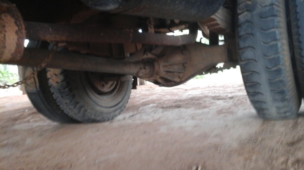 ขาย6ล้อ isuzu100แรงฝาขาวสภาพพร้อมบบรรทุก