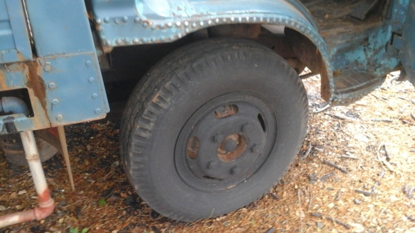 ขาย6ล้อ isuzu100แรงฝาขาวสภาพพร้อมบบรรทุก