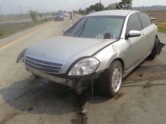 นิสสันเทียน่า  เครื่อง2000 บุคคลโอนลอย แยกเป็นอะไหลทุกอย่าง