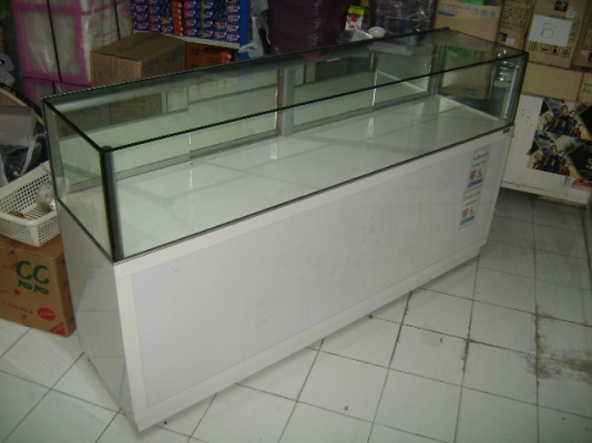 ตู้กระจกโชว์ของขาย สวยสภาพดี มีไฟในตู้ด้วย มีล้อเลื่อน ขาย2ตู้ฯละ 7,500.-