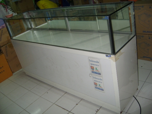 ตู้กระจกโชว์ของขาย สวยสภาพดี มีไฟในตู้ด้วย มีล้อเลื่อน ขาย2ตู้ฯละ 7,500.- ตู้กระจกโชว์ของขาย สวยสภาพดี มีไฟในตู้ด้วย มีล้อเลื่อน ขาย2ตู้ฯละ 7,500.-