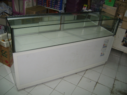 ตู้กระจกโชว์ของขาย สวยสภาพดี มีไฟในตู้ด้วย มีล้อเลื่อน ขาย2ตู้ฯละ 7,500.- ตู้กระจกโชว์ของขาย สวยสภาพดี มีไฟในตู้ด้วย มีล้อเลื่อน ขาย2ตู้ฯละ 7,500.-