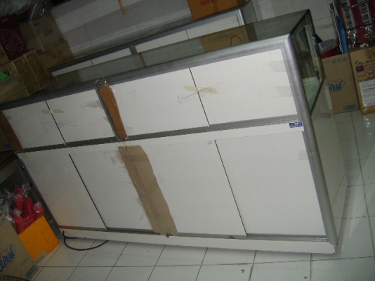 ตู้กระจกโชว์ของขาย สวยสภาพดี มีไฟในตู้ด้วย มีล้อเลื่อน ขาย2ตู้ฯละ 7,500.- ตู้กระจกโชว์ของขาย สวยสภาพดี มีไฟในตู้ด้วย มีล้อเลื่อน ขาย2ตู้ฯละ 7,500.-