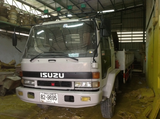 ขายรถ6ล้อ ISUZU Rocky 195. กระบะยาว 7 เมตรล้อใหญ่ติดเครน kato 3.ตันราคาถูก