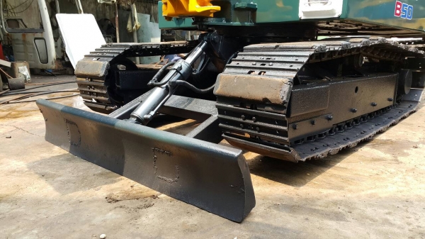 ขาย รถขุด YANMAR รุ่น YB501 แทร็กเหล็ก มือสองนำเข้าญี่ปุ่น สลักแน่น เครื่องยนต์ 4สูบ มือถือ/LINE ID :0818753444