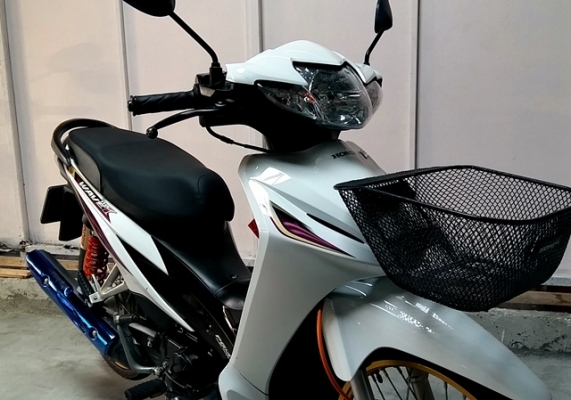 WAVE 110 i สีขาวม่วง ล้อคอมสีทองสวยๆ เครื่องเดิมๆ รถเดือน มีนาคม ปี 56 ไมล์ 8 พันโล แถม 2 รายการ 24900