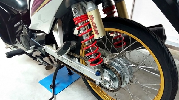 WAVE 110 i สีขาวม่วง ล้อคอมสีทองสวยๆ เครื่องเดิมๆ รถเดือน มีนาคม ปี 56 ไมล์ 8 พันโล แถม 2 รายการ 24900