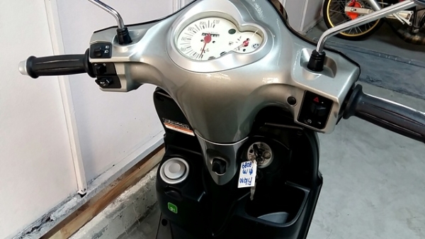 filano  สีดำเทา  รถเดือน กรกฎาคม ปี 56 ไมล์ 2 พันโล ระบบหัวฉีด ประหยัดนํ้ามัน ล้อแมกซ์ไร้ยางใน แถม 2 รายการ 27900