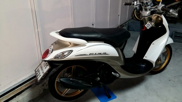 Fino i ลายพรีเมี่ยม สีขาวน้ำตาล พิมนิยม ( ล้อแมกซ์ลายดาว ) รถเดือน กันยายน ปี 56 ไมล์ 6พันโล แถม 2 รายการ 28900