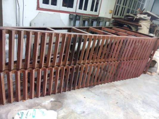 ขายแท่นเหล็กสูง1.50 เมตร เหมาะสำหรับเช็คช่วงล่างรถกระบะอันละ 11000บาท