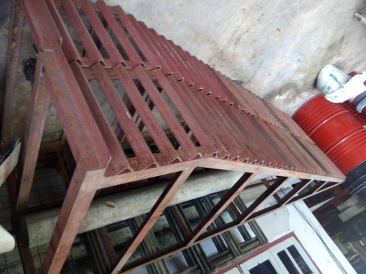 ขายแท่นเหล็กสูง1.50 เมตร เหมาะสำหรับเช็คช่วงล่างรถกระบะอันละ 11000บาท