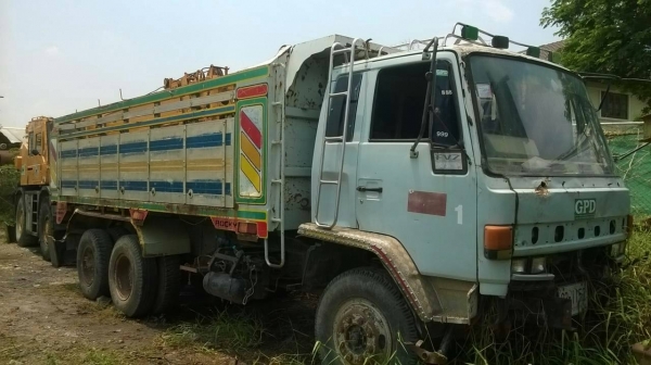 สิบล้อ อีซูซุ ร็อค195แรง ดั้ม2เพา สภาพพร้อมใช้งาน (มี2คัน) ทะเบียนพร้อมโอน