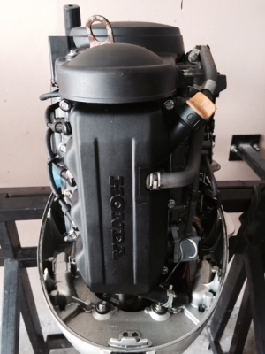 ขายเครื่องเรือ Honda 50 สตาร์ทไฟฟ้า ไม่มีทริม ขายเครื่องเรือ Honda 50 สตาร์ทไฟฟ้า ไม่มีทริม