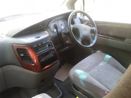 NISSAN ELGRAND 3.5 Z  นำเข้าจดปี 2015 รถวิ่งมา หมื่น กม.จดทะเบียนแบบ 32 พร้อมโอน