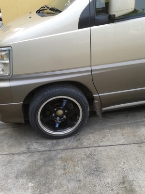 NISSAN ELGRAND 3.5 Z  นำเข้าจดปี 2015 รถวิ่งมา หมื่น กม.จดทะเบียนแบบ 32 พร้อมโอน