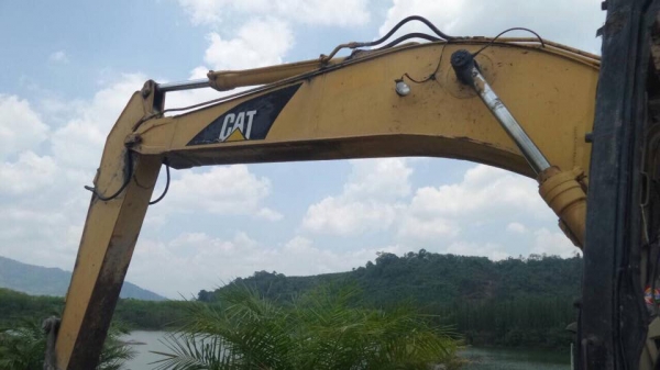แบคโฮ CAT320V1 อินวอยล์ ช่วงล่างดี บอดี้ใช้ได้เก็บงานบ้าง รถดี ทำงานดี