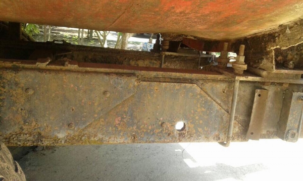 รถ 2 คันขาย 1100000 240 แรงดั้มดินและรถน้ำ