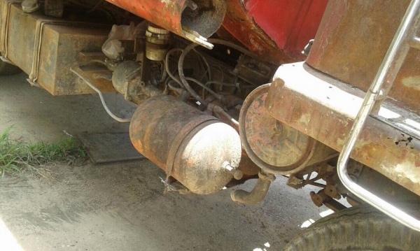 รถ 2 คันขาย 1100000 240 แรงดั้มดินและรถน้ำ