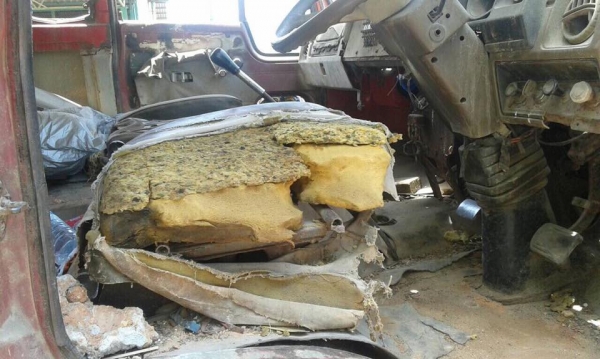 รถ 2 คันขาย 1100000 240 แรงดั้มดินและรถน้ำ