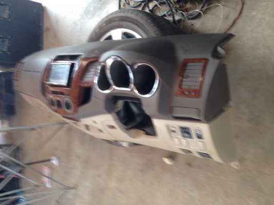 ต้องการขายคอลโซลหน้าวีโก้พร้อมเรือนไมล์