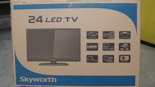 LED 24"