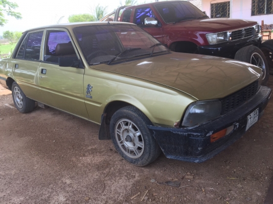 Fiat 131  ราคา 22,000 วางเครื่องเดิม สภาพพร้อมใช้  เล่มพร้อมโอน