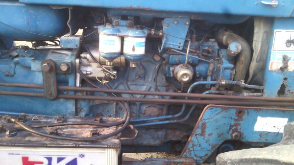 ขายรถไถFORD รุ่น6610  4x4คานหน้าคาลาโล่สวยมีทะเบียนพร้อมใช้งาน0810076640